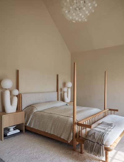 Organic Bedroom. Water Mill by Josh Greene Design.