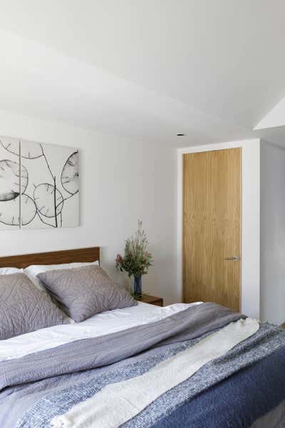 Minimalist Bedroom. Curson Residence by Nwankpa Design.