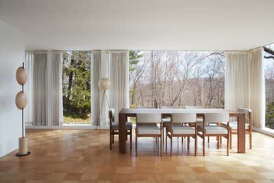  Mid-Century Modern Modern Country House Dining Room. Hudson Valley Glass House by Magdalena Keck Interior Design.