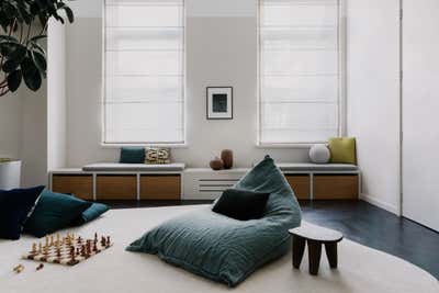  Mid-Century Modern Living Room. Boerum Hill Loft by Margaux Lafond.