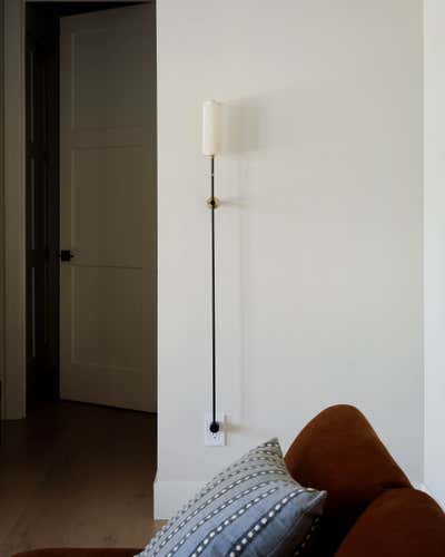  Minimalist Living Room. Palo Alto Modern by Cinquieme Gauche.