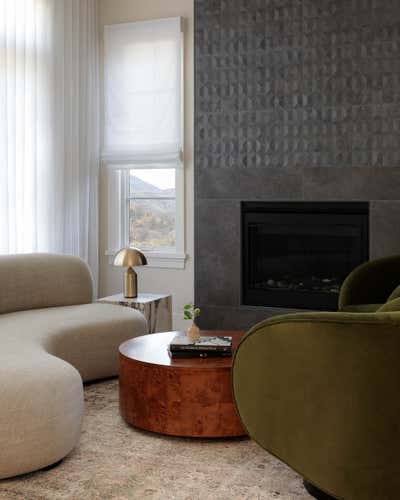  Minimalist French Family Home Living Room. Palo Alto Modern by Cinquieme Gauche.