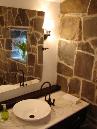  Farmhouse Country Family Home Bathroom. Country House by DiGuiseppe.