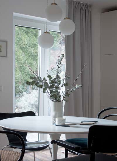  Scandinavian Contemporary Dining Room. Compact Living by ZWEI Design.