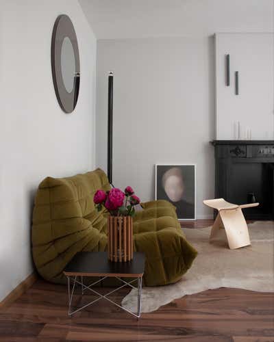  Scandinavian Victorian Living Room. Compact Living by ZWEI Design.