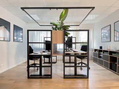  Minimalist Office and Study. Bieg Offices by ZWEI Design.