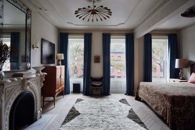  Hollywood Regency Family Home Bedroom. Fort Green Townhouse by Chused & Co.