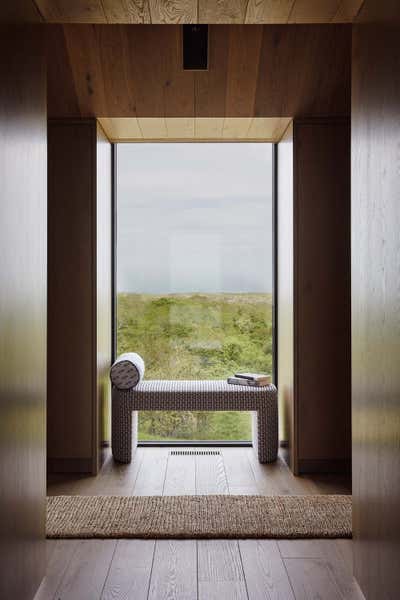 Contemporary Beach House Entry and Hall. Signal Hill by Chused & Co.