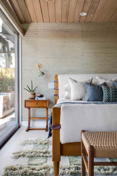  Mid-Century Modern Beach House Bedroom. Woods Cove by Jen Samson Design.
