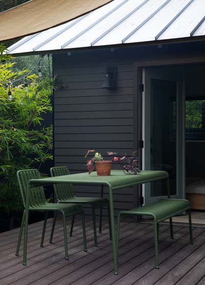  Scandinavian Family Home Patio and Deck. Chestnut Bungalow by MK Workshop.