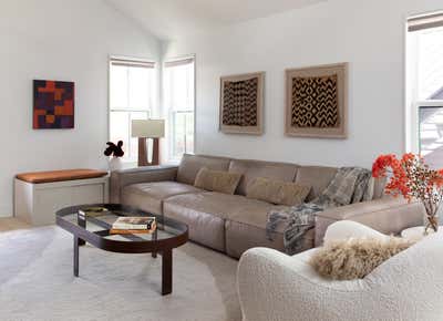  Cottage Family Home Living Room. Chestnut Bungalow by MK Workshop.