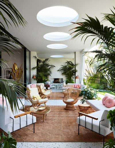 Mid-Century Modern Patio and Deck. Casa Tropicale by Jamie Bush + Co..