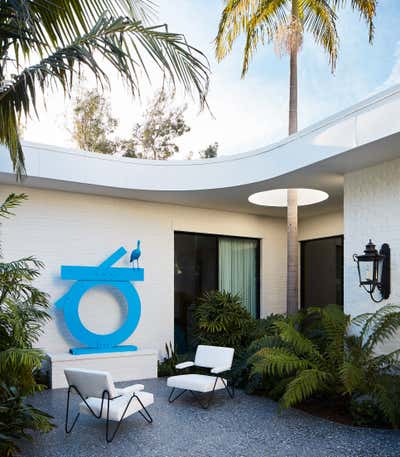  Mid-Century Modern Eclectic Family Home Exterior. Casa Tropicale by Jamie Bush + Co..