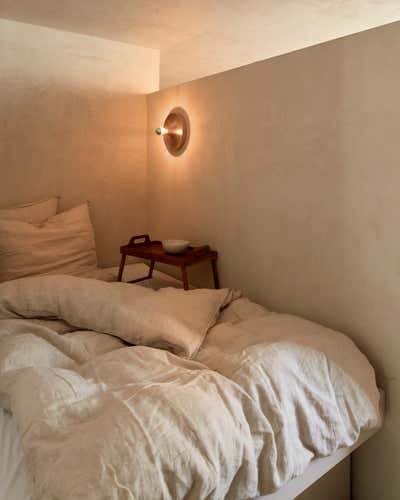  Minimalist Bedroom. 26 m² by .PEAM.