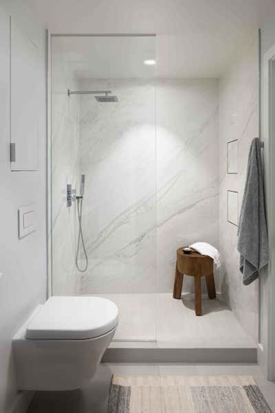  Modern Apartment Bathroom. (Bath)room to Breathe by Interior Matter.