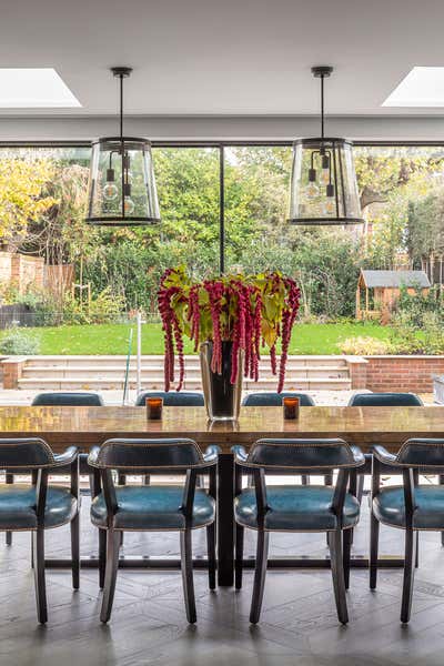  Modern Family Home Dining Room. South West London by Samantha Todhunter Design Ltd..