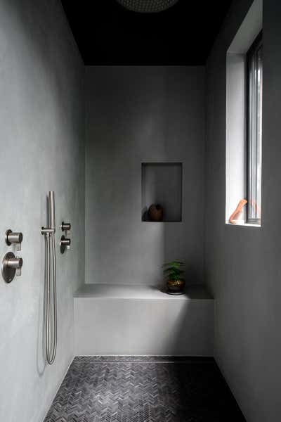  Minimalist Bathroom. Japanese Treehouse by Noz Design.