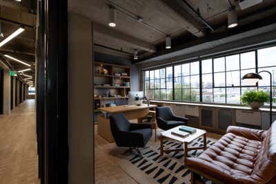  Mid-Century Modern Office Office and Study. Downtown L.A. Industrial Office by Deirdre Doherty Interiors, Inc..