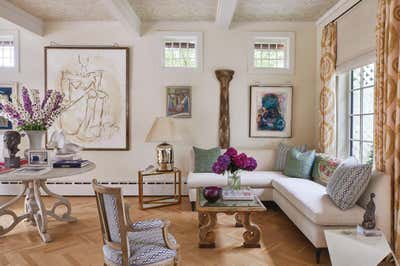 Traditional Open Plan. Connecticut Carriage House by Charlotte Barnes Interior Design & Decoration.
