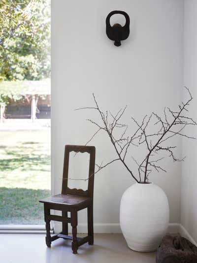  Minimalist Eclectic Country House Dining Room. Artist's Retreat by Michael Del Piero Good Design.