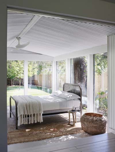  Minimalist Country House Bedroom. Artist's Retreat by Michael Del Piero Good Design.