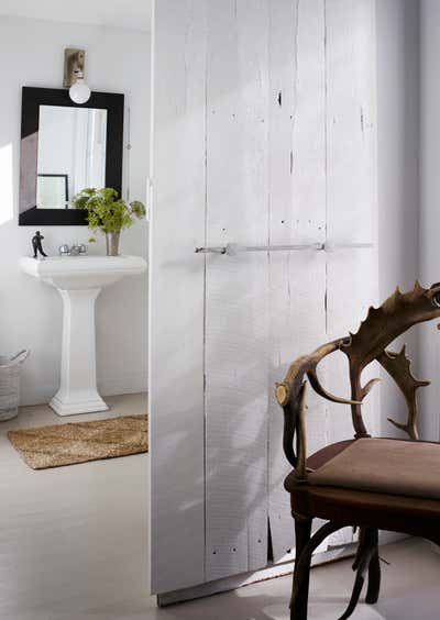 Organic Bathroom. Artist's Retreat by Michael Del Piero Good Design.