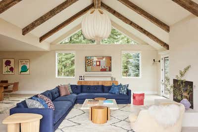 Mid-Century Modern Vacation Home Living Room. Aspen Mountain Retreat by Bunsa Studio.