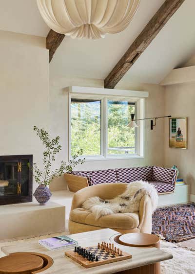  Mid-Century Modern Vacation Home Living Room. Aspen Mountain Retreat by Bunsa Studio.