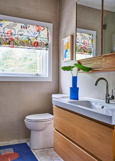  Mid-Century Modern Family Home Bathroom. The Roads by Bunsa Studio.