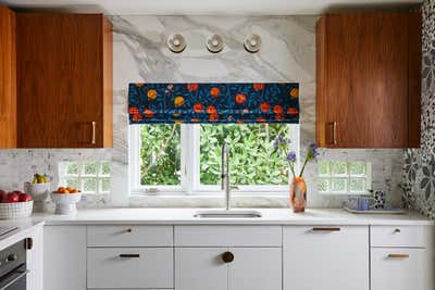  Mid-Century Modern Family Home Kitchen. The Roads by Bunsa Studio.