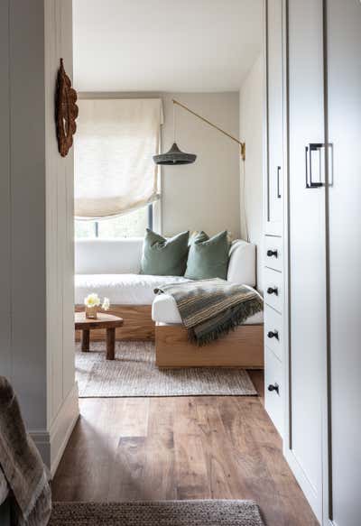  Mid-Century Modern Scandinavian Family Home Bedroom. Emerald Bay by Studio Gutow.