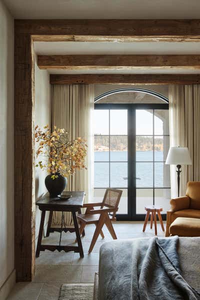 Western Vacation Home Office and Study. Montana Boat House by Ohara Davies Gaetano Interiors.