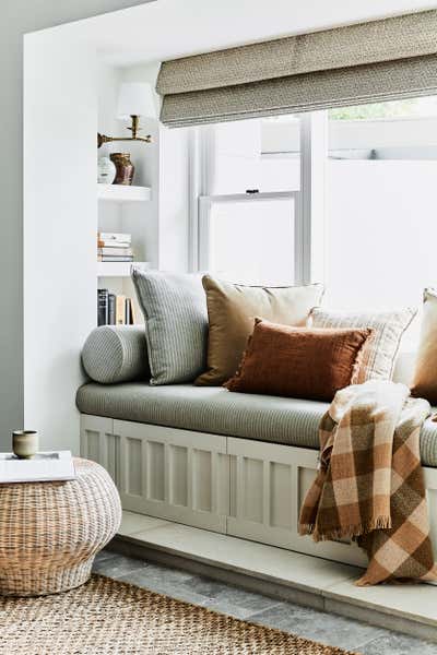  Beach Style Family Home Living Room. Yarranabbe House by Kate Nixon.