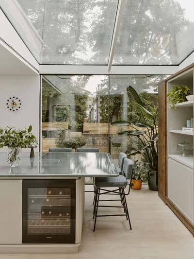  Contemporary Family Home Kitchen. Sumner Place by Studio Ashby.