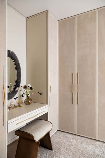 Contemporary Apartment Storage Room and Closet. One Wall Street by Yellow House Architects.