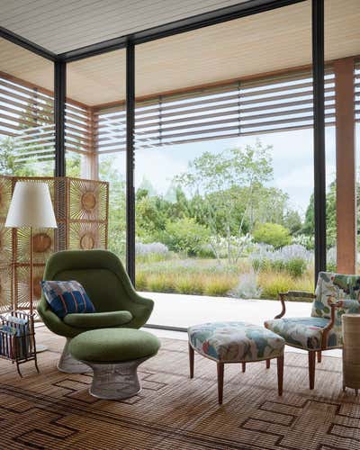  Country Family Home Living Room. East Hampton Residence  by Neal Beckstedt Studio.