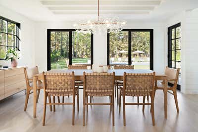  Beach Style Dining Room. Sagaponack House by StudioLAB.