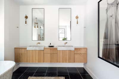 Scandinavian Family Home Bathroom. Austin Tx, Oasis by Cityhome Collective.