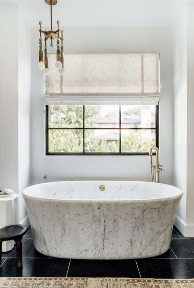  Organic Family Home Bathroom. Austin Tx, Oasis by Cityhome Collective.