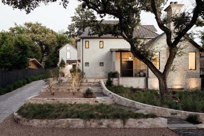  Southwestern Family Home Exterior. Austin Tx, Oasis by Cityhome Collective.
