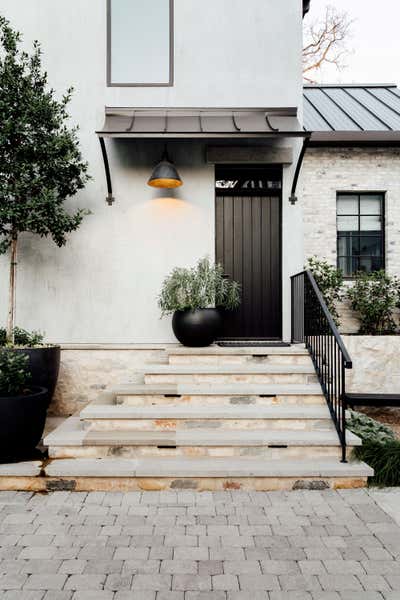  Southwestern Family Home Exterior. Austin Tx, Oasis by Cityhome Collective.
