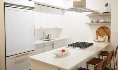  Minimalist Kitchen. 5th Avenue 2 bedroom by Sam Tannehill Interiors.