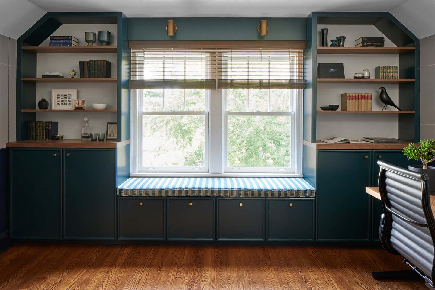 British Colonial Office and Study Design Ideas - 27 Pictures | 1stDibs