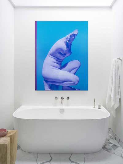  Minimalist Eclectic Family Home Bathroom. Pacific by Geoffrey De Sousa Interior Design.