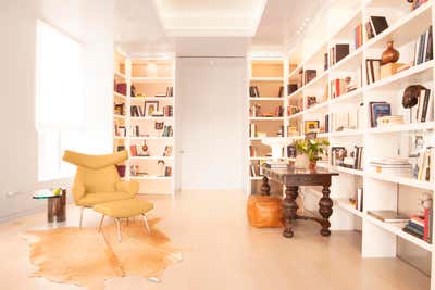  Apartment Office and Study. Modern and Contemporary Loft Living by Vicente Wolf Associates, Inc..