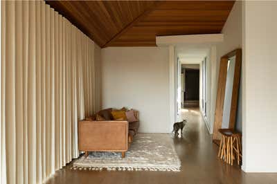  Mid-Century Modern Family Home Bedroom. Tustin Tropical by Cinquieme Gauche.