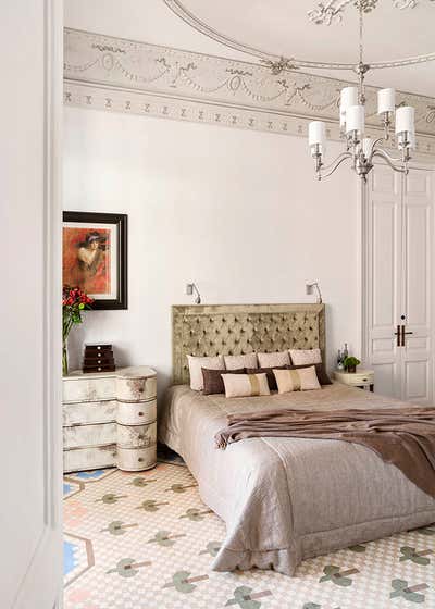 Craftsman Apartment Bedroom. Apartment in Barcelona by O&A Design Ltd.