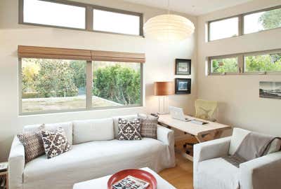  Contemporary Beach House Living Room. Sustainable Beach House by Maienza Wilson.
