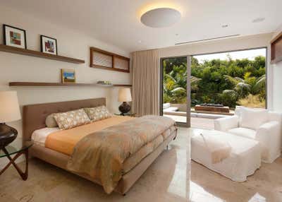  Beach House Bedroom. Sustainable Beach House by Maienza Wilson.