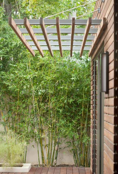  Mediterranean Beach House Patio and Deck. Sustainable Beach House by Maienza Wilson.